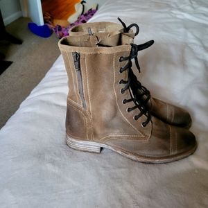 Buckle vintage inspired combat boots size 8
